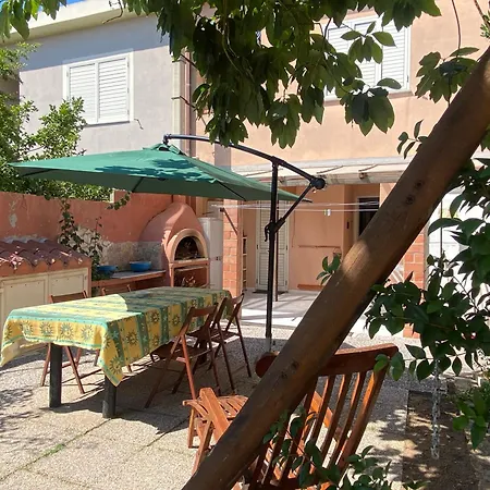 Domu Is Argiolas Ferienhaus *