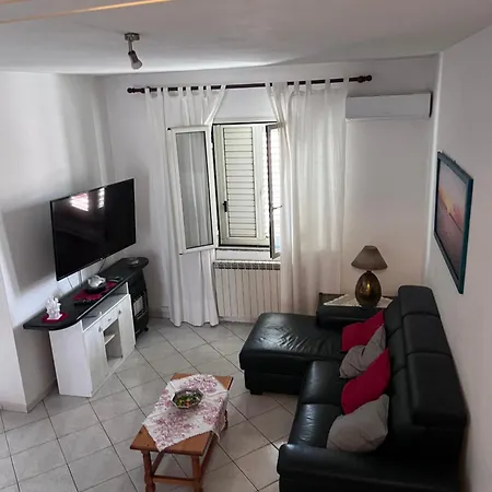 Holiday home Domu Is Argiolas